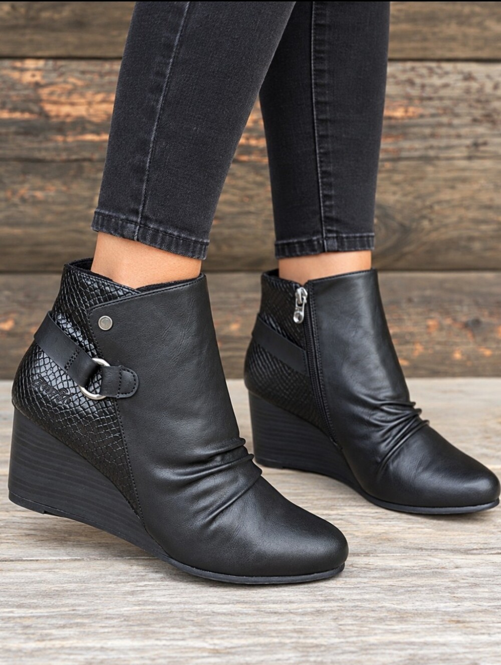 Blowfish Malibu Brentwood Y2K California Boho Buckle Wedge Bootie 8M